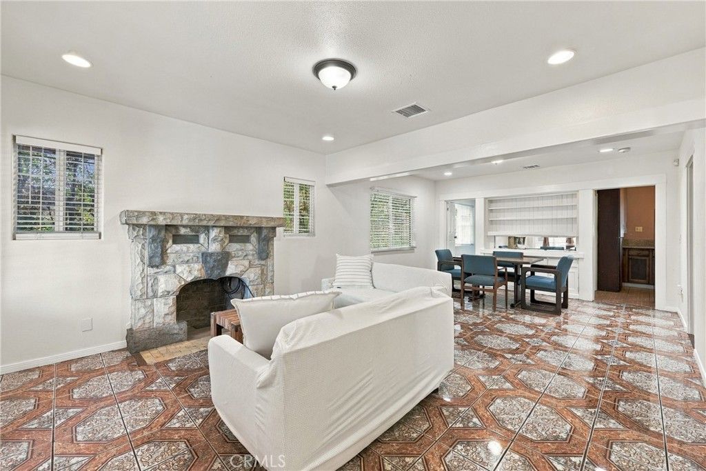 1659 W 39th, Los Angeles, CA 90062 — photo 3