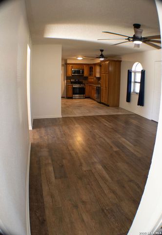 904 W. WEST STREET, Stockdale, TX 78160