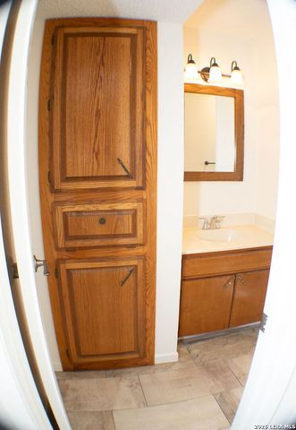 904 W. WEST STREET, Stockdale, TX 78160