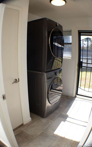 904 W. WEST STREET, Stockdale, TX 78160