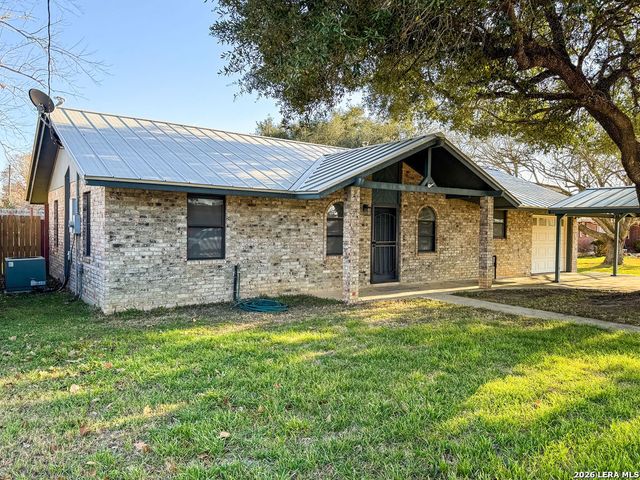 904 W. WEST STREET, Stockdale, TX 78160