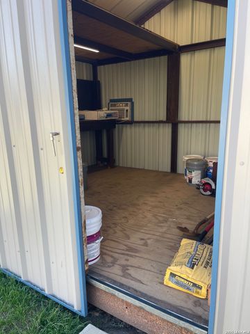 904 W. WEST STREET, Stockdale, TX 78160