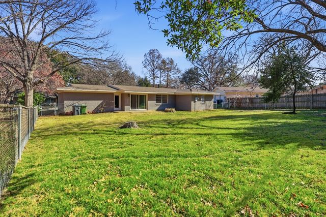 1304 Sherwood Drive, Arlington, TX 76013