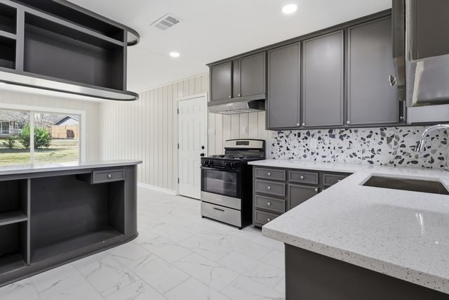 1304 Sherwood Drive, Arlington, TX 76013