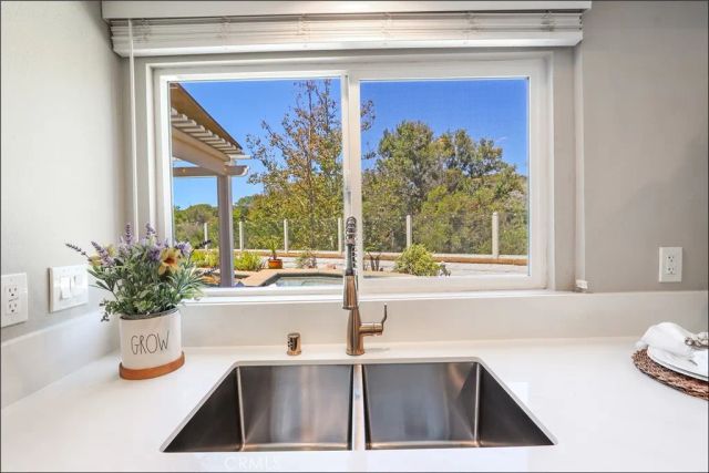 2 Firecrest, Aliso Viejo, CA 92656