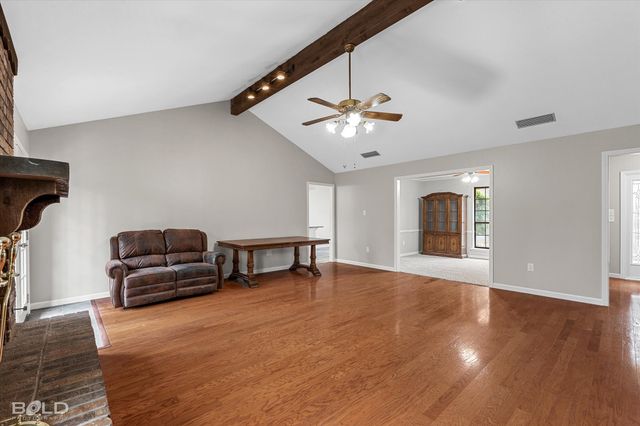 8707 Woodstock Drive, Haughton, LA 71037