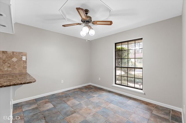 8707 Woodstock Drive, Haughton, LA 71037