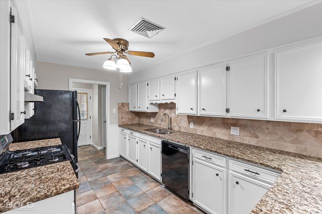 8707 Woodstock Drive, Haughton, LA 71037