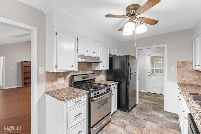 8707 Woodstock Drive, Haughton, LA 71037