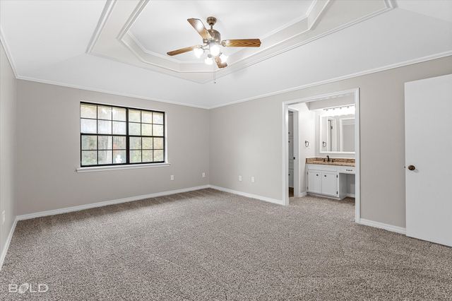 8707 Woodstock Drive, Haughton, LA 71037