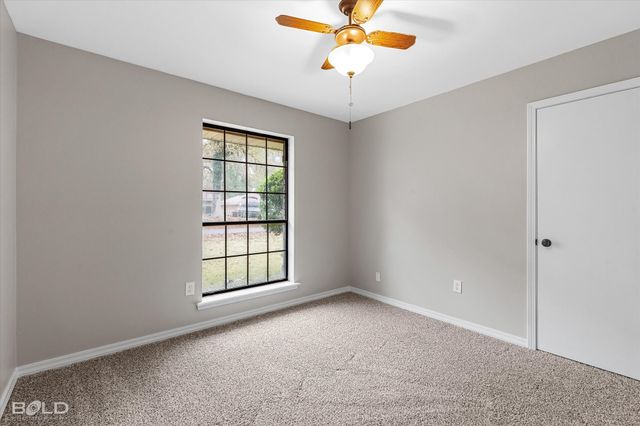 8707 Woodstock Drive, Haughton, LA 71037