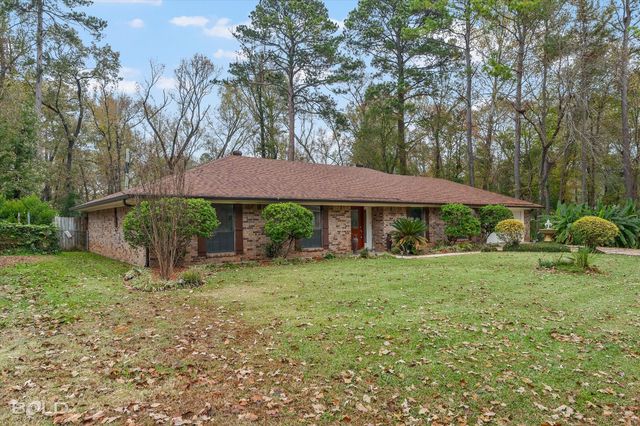 8707 Woodstock Drive, Haughton, LA 71037