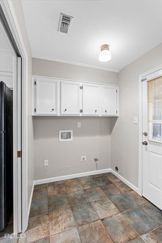 8707 Woodstock Drive, Haughton, LA 71037