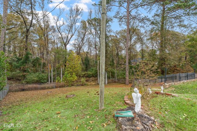 8707 Woodstock Drive, Haughton, LA 71037