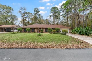 8707 Woodstock Drive, Haughton, LA 71037