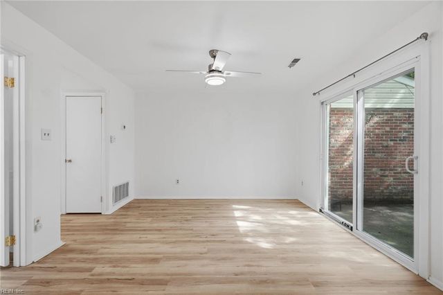 832 N Grosvenor CT, Virginia Beach, VA 23462