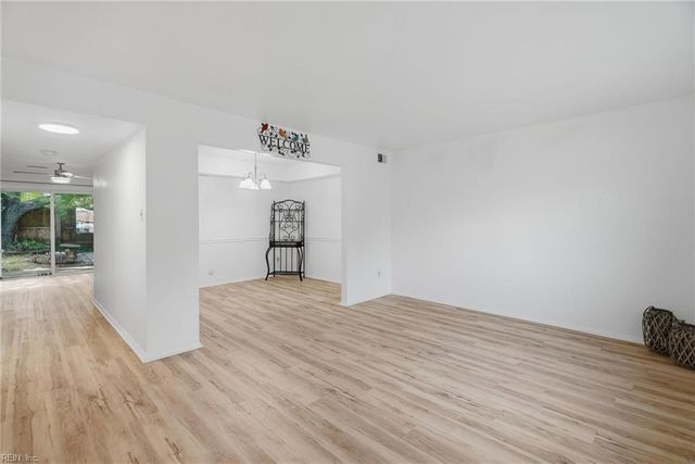 832 N Grosvenor CT, Virginia Beach, VA 23462