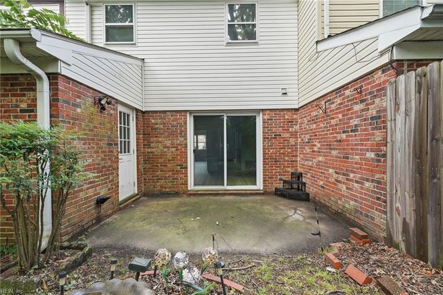 832 N Grosvenor CT, Virginia Beach, VA 23462
