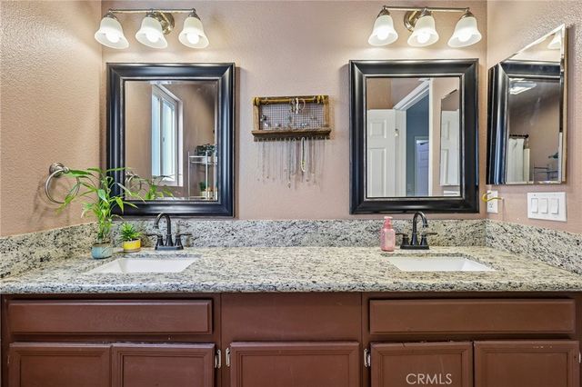 10540 Flora Verda Court, Santee, CA 92071
