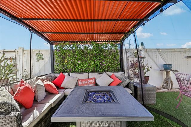 10540 Flora Verda Court, Santee, CA 92071
