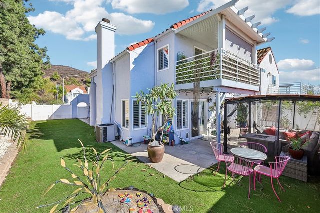 10540 Flora Verda Court, Santee, CA 92071