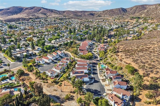 10540 Flora Verda Court, Santee, CA 92071