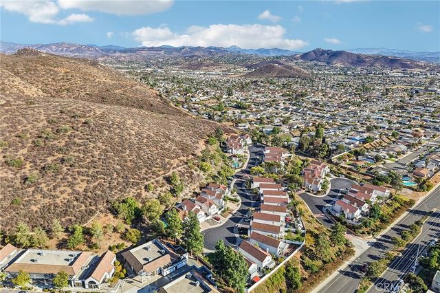10540 Flora Verda Court, Santee, CA 92071