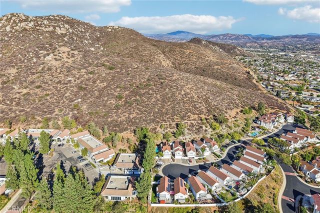 10540 Flora Verda Court, Santee, CA 92071