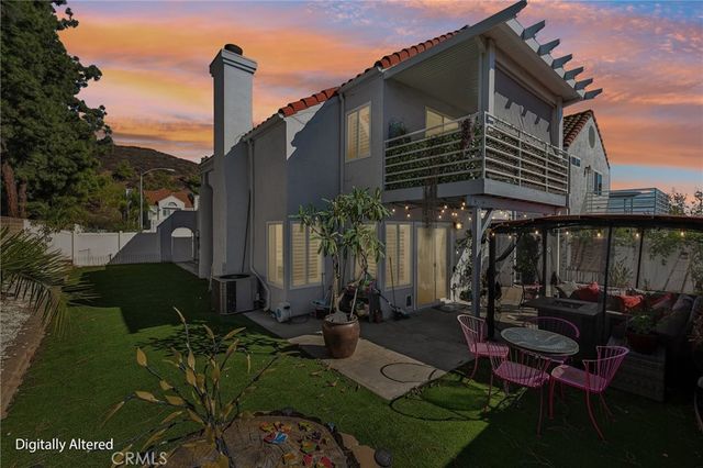 10540 Flora Verda Court, Santee, CA 92071