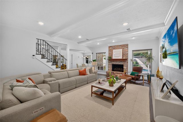 931 Fleetwood Place Drive, Houston, TX 77079