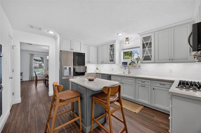 931 Fleetwood Place Drive, Houston, TX 77079