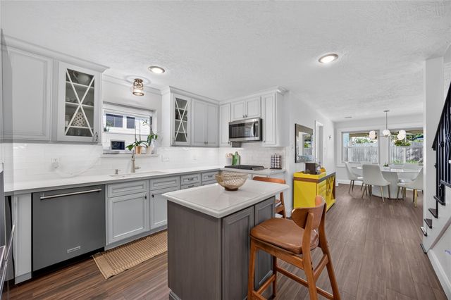 931 Fleetwood Place Drive, Houston, TX 77079