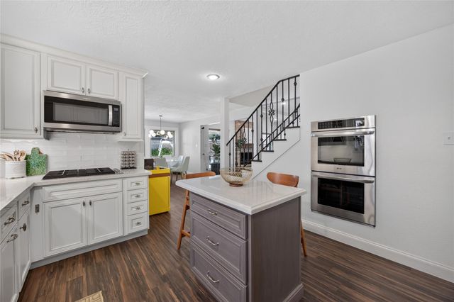 931 Fleetwood Place Drive, Houston, TX 77079