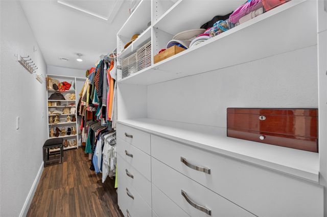 931 Fleetwood Place Drive, Houston, TX 77079