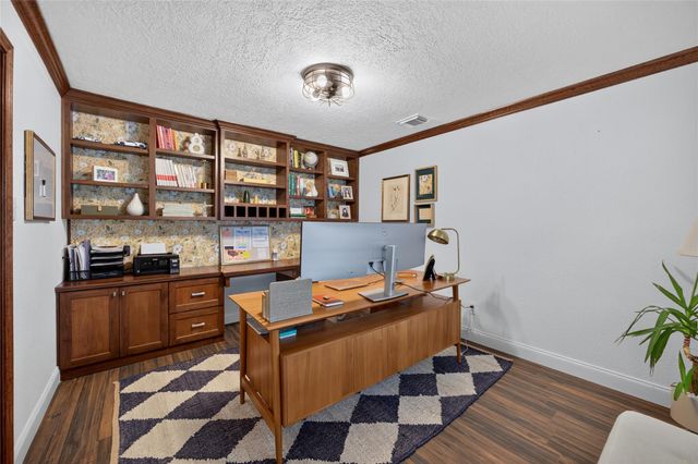 931 Fleetwood Place Drive, Houston, TX 77079