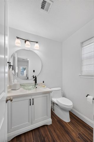 931 Fleetwood Place Drive, Houston, TX 77079