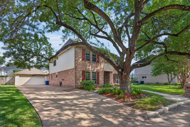 931 Fleetwood Place Drive, Houston, TX 77079