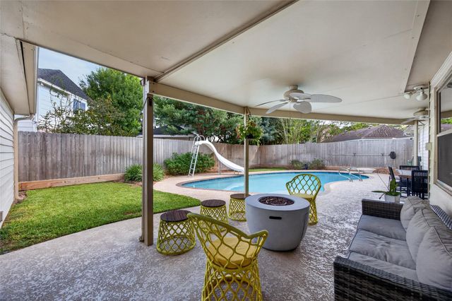 931 Fleetwood Place Drive, Houston, TX 77079