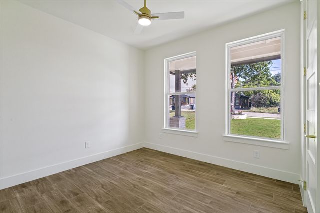 5505 Lovell Avenue, Fort Worth, TX 76107