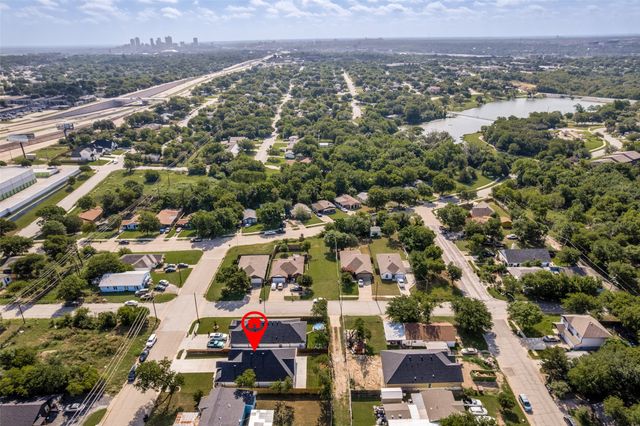 5505 Lovell Avenue, Fort Worth, TX 76107