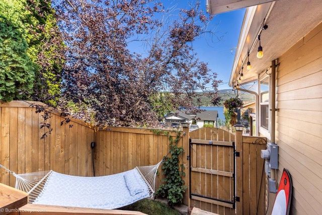 902 S Liberty Dr, Liberty Lake, WA 99019