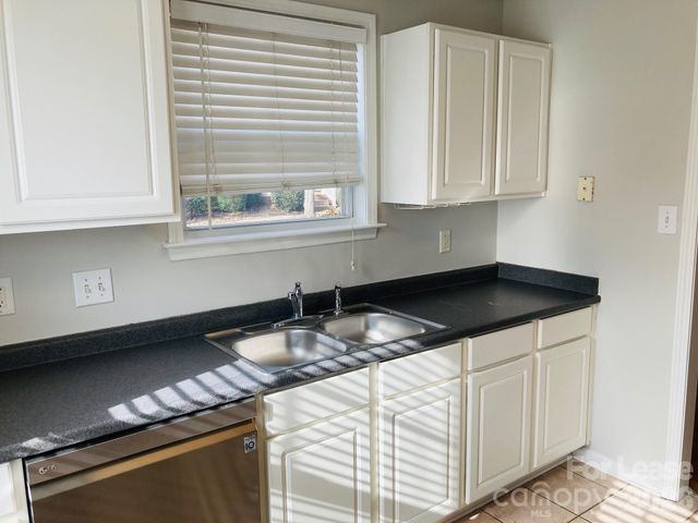 8004 Strandhill Road, Huntersville, NC 28078