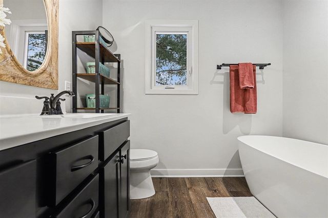 4945 Landing Way, Kalamazoo, MI 49048