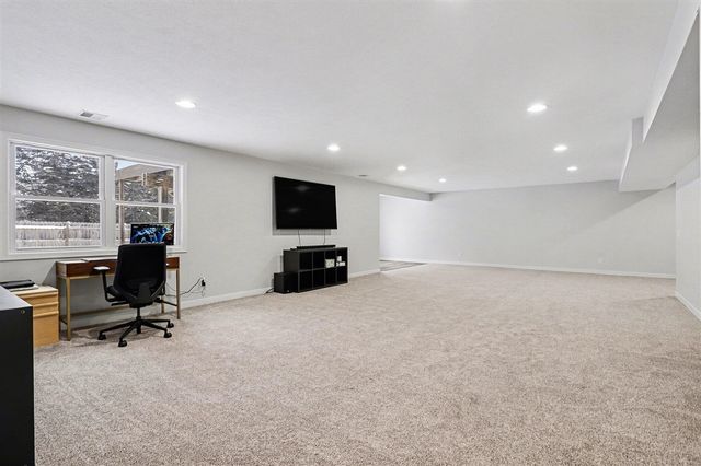 4945 Landing Way, Kalamazoo, MI 49048