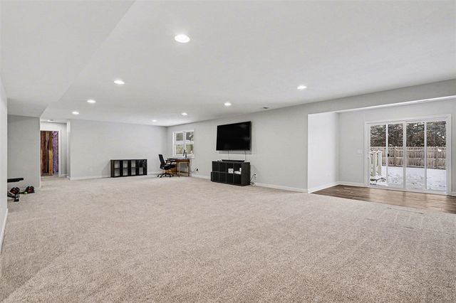 4945 Landing Way, Kalamazoo, MI 49048