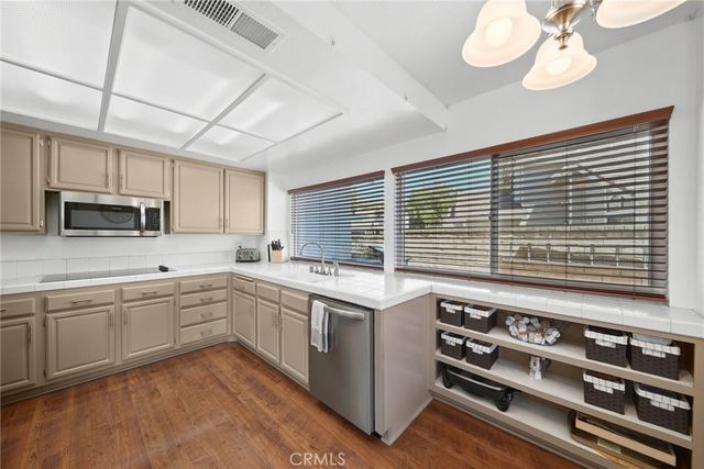 28068 Valcour, Canyon Country, CA 91387