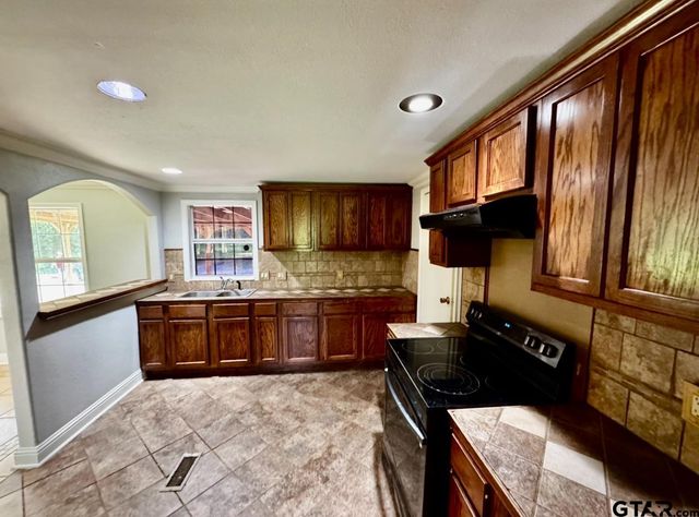 1538 FM 918, Overton, TX 75684