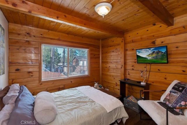 27064 Overlook, Lake Arrowhead, CA 92352