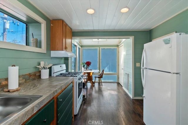 27064 Overlook, Lake Arrowhead, CA 92352