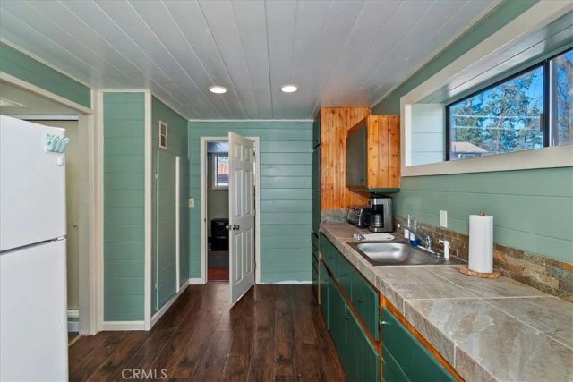 27064 Overlook, Lake Arrowhead, CA 92352